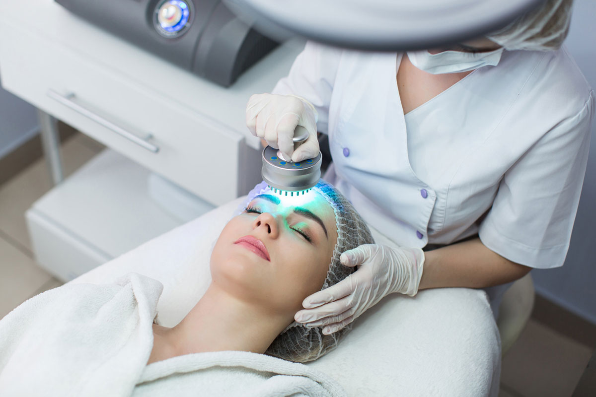 Come funziona la fototerapia e in cosa consiste la sua efficacia